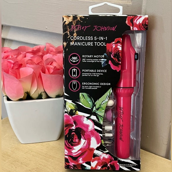 Betsey Johnson Other - 💅🏼NIB BETSEY JOHNSON MANICURE TOOL💅🏼